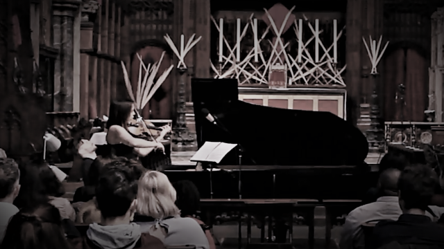 Practising the piano to fight stage anxiety